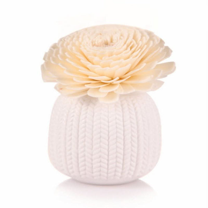 Blossom Whisper: Elegant White Home Décor Flower Diffuser - Shopica Pty Ltd
