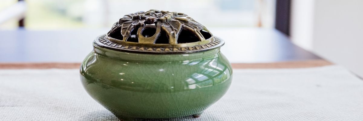 How an Incense Burner Enhances Meditation and Calm Living