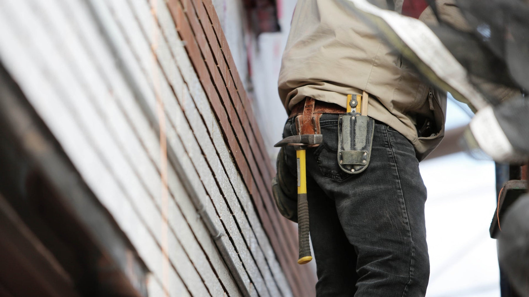 Choosing the Right Men’s Work Pants for Australian Conditions