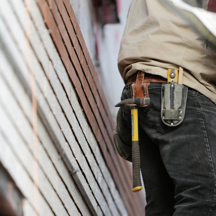 Choosing the Right Men’s Work Pants for Australian Conditions