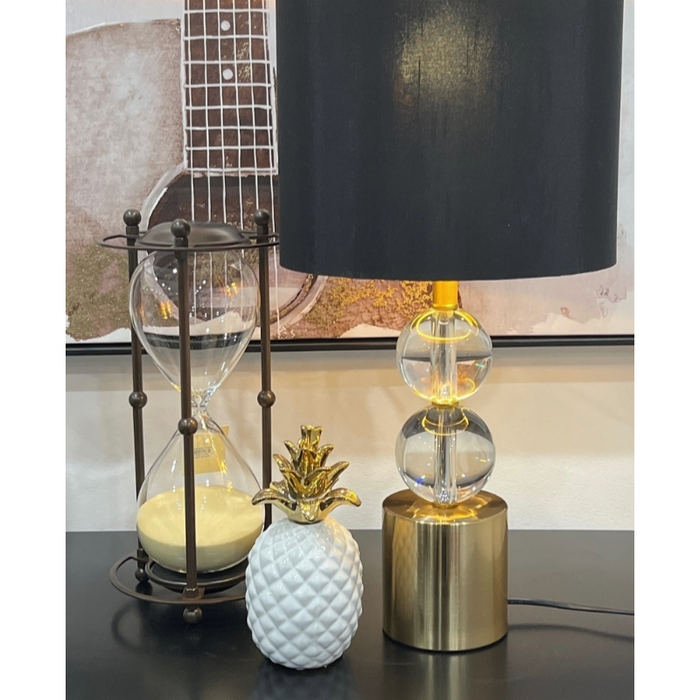 Width and wonder: The Windsor Lamp's 25cm of elegance
