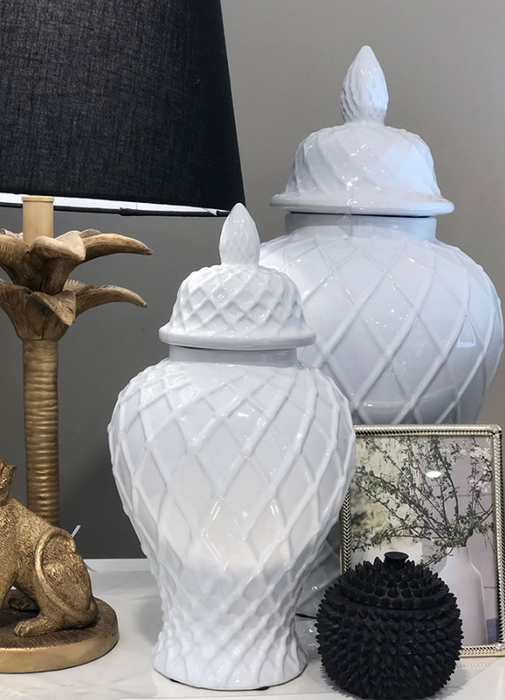 Textured Ceramic Diamond Pattern Vase Display